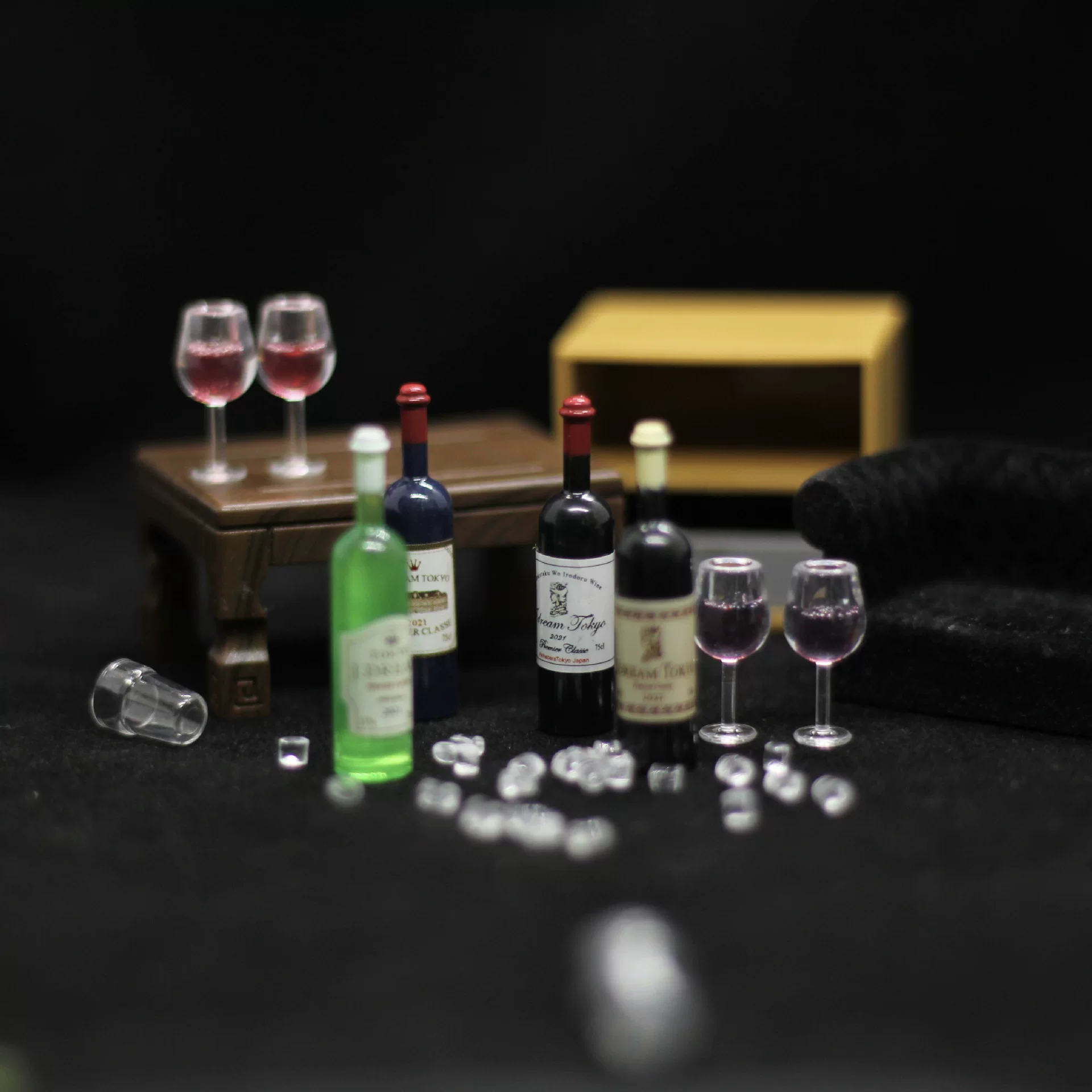 1:12 Dollhouse Miniature Wine Bottle and Goblet Glasses Set, Realistic Mini Bar Accessories for Dollhouse Kitchen Dining Scene Decor